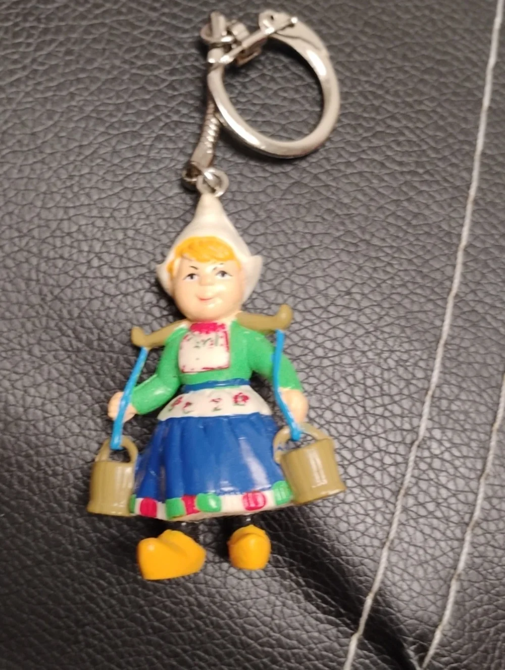 VINTAGE DUTCH FOLK GIRL MILKMAID KEYCHAIN CHARM EXCELLENT CONDITION